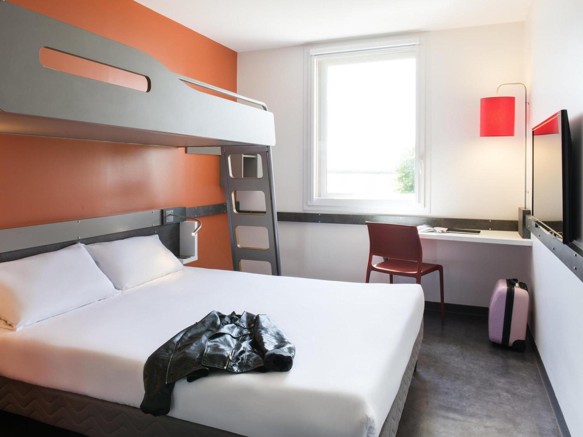 Triple Room One Double Bed One Bunk Bed