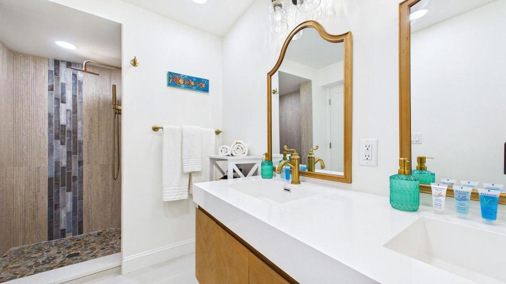 Deluxe Suite with Sea View (Pet Friendly)