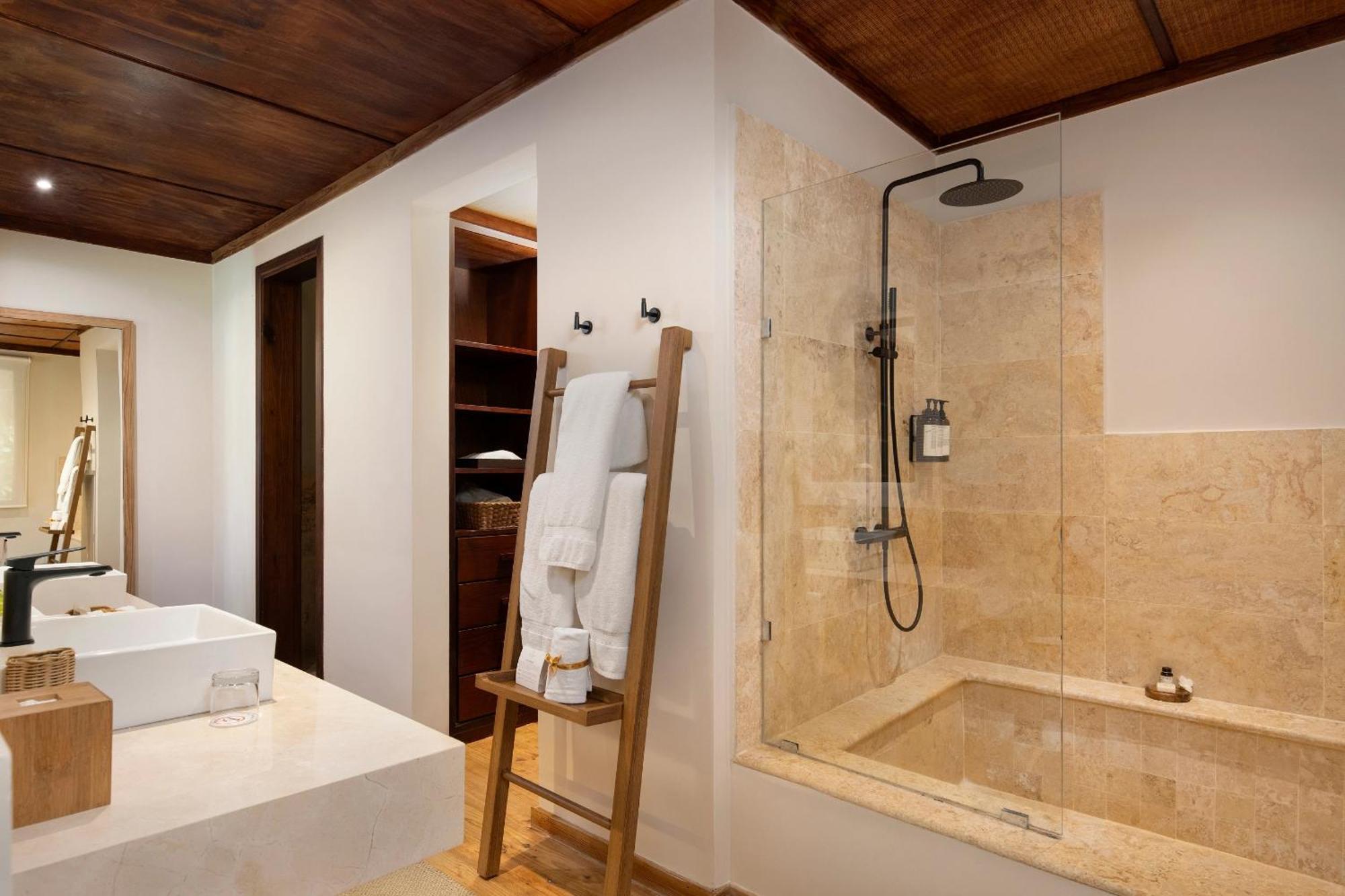Suite Junior frente al mar con cama extragrande