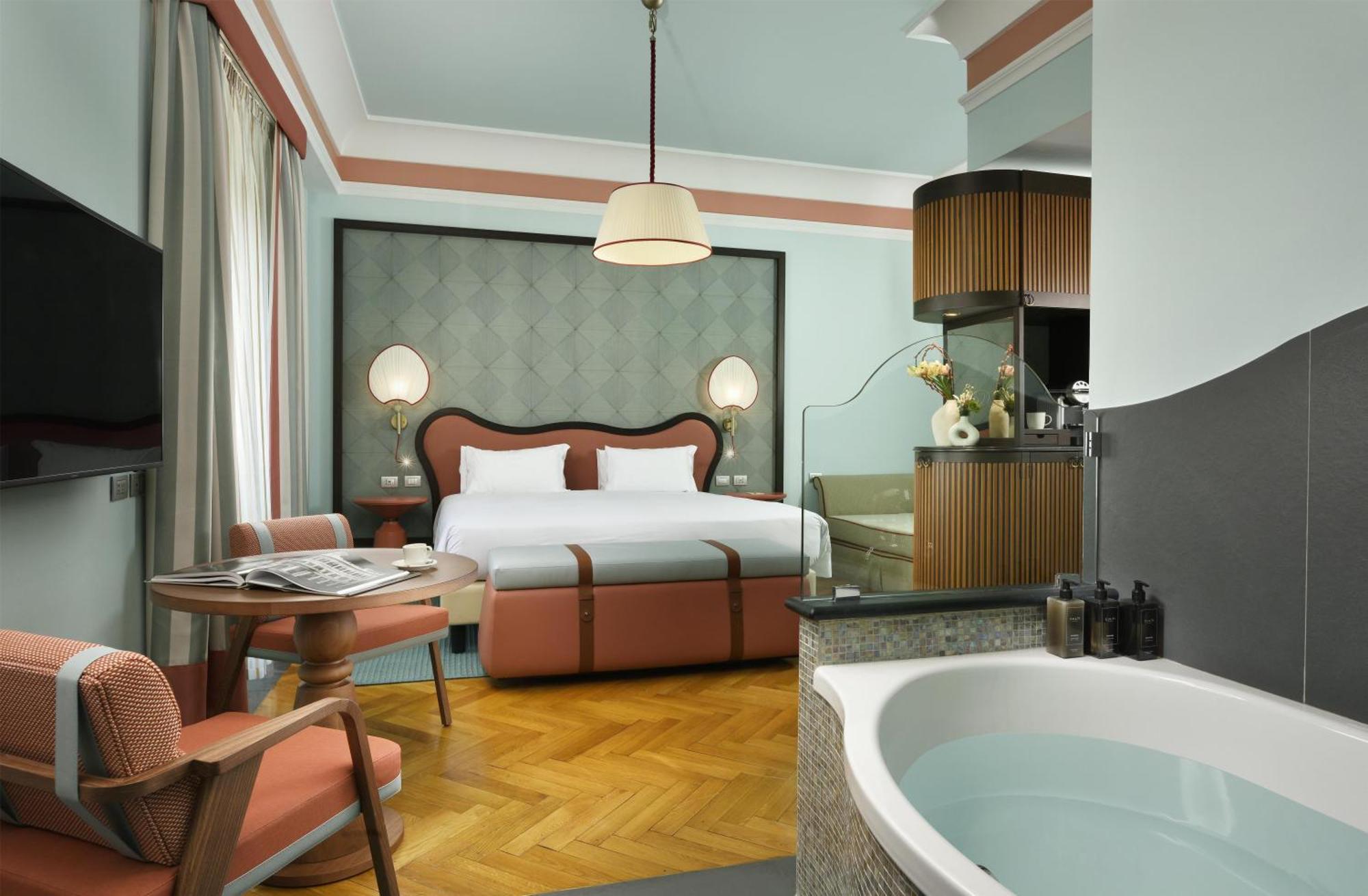 Deluxe King Room