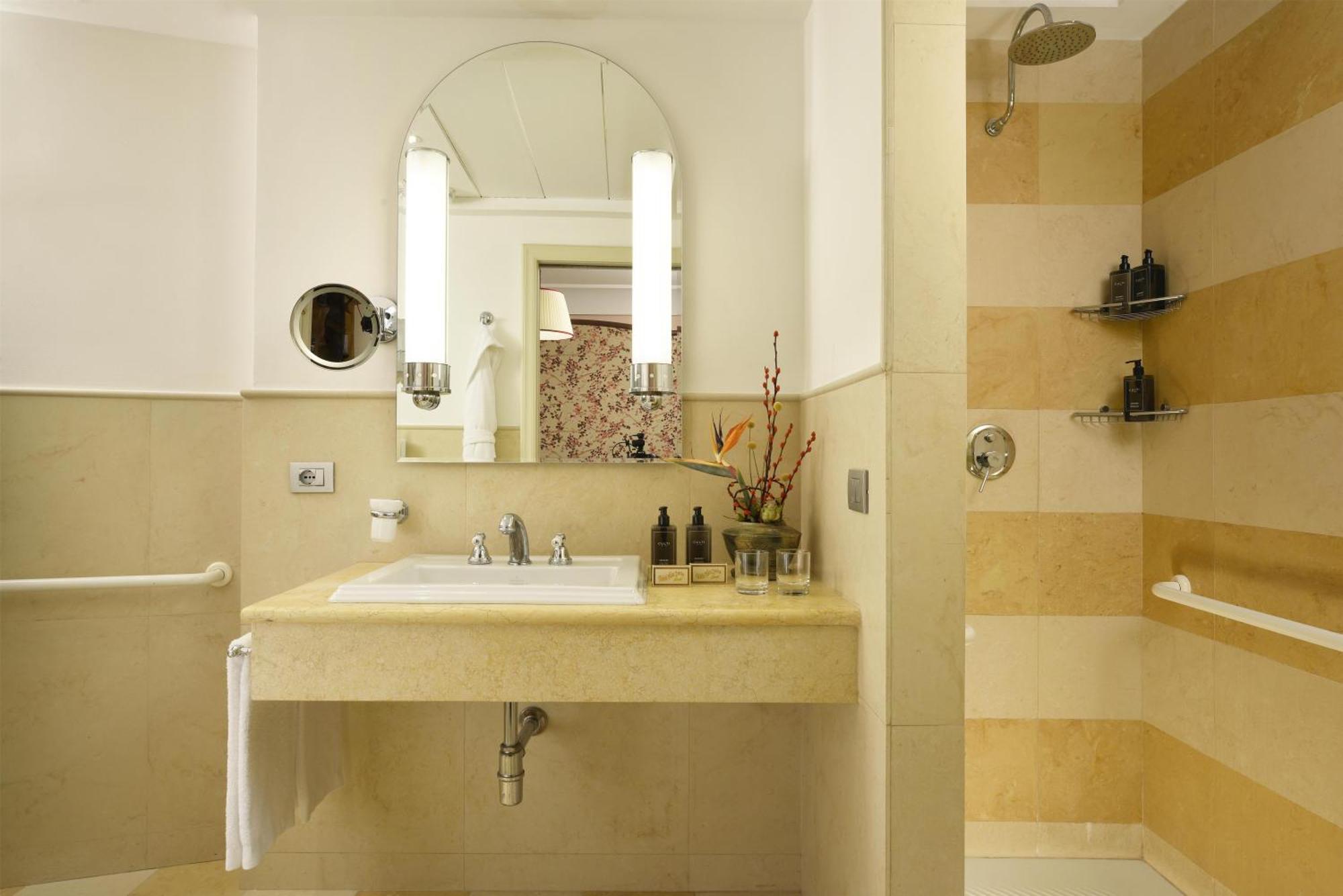 Twin Room Mobility Access