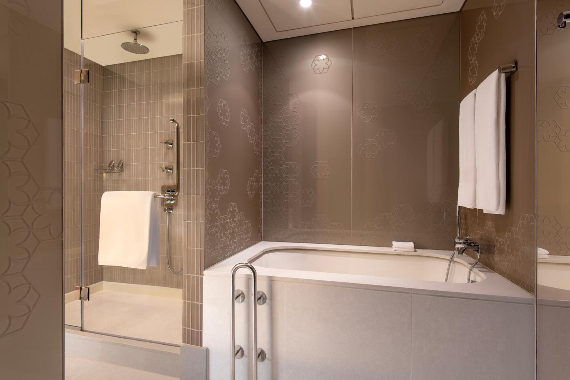 Urban Suite – King Size City View Beach Access