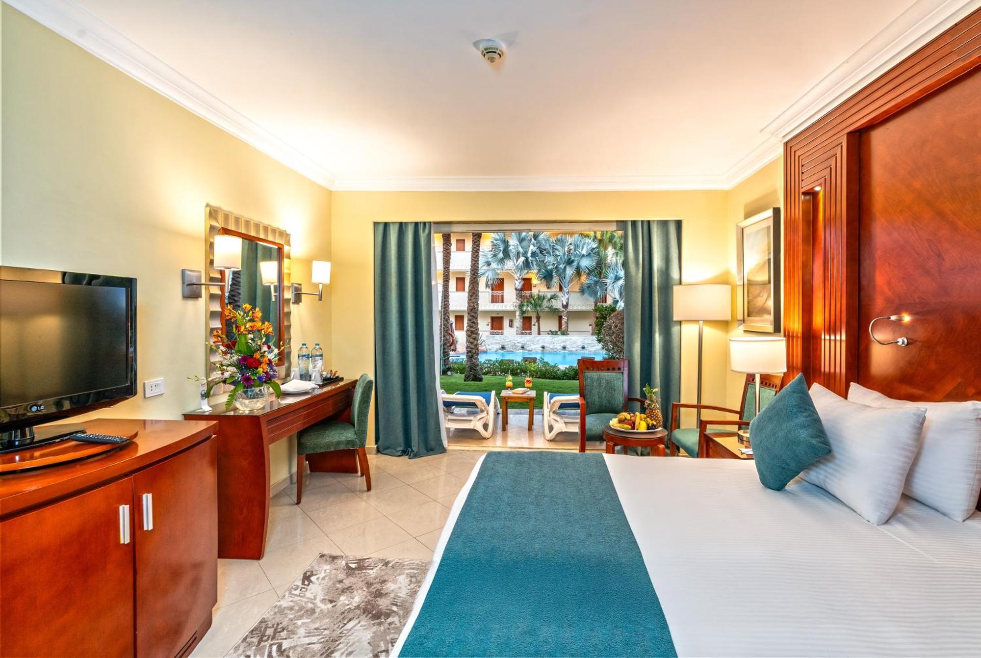 Quarto com Vista Piscina