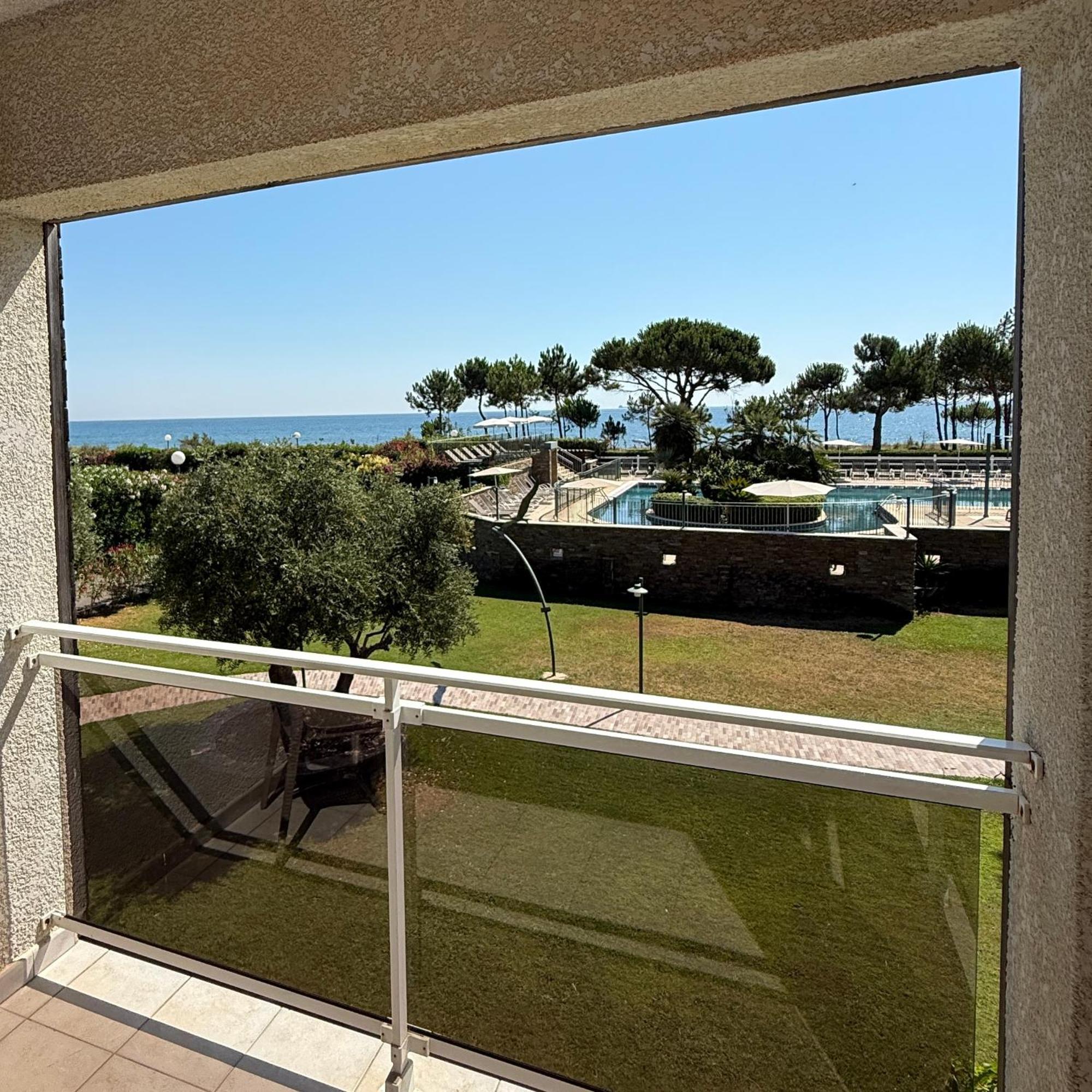Superior Double or Twin Room Garden View