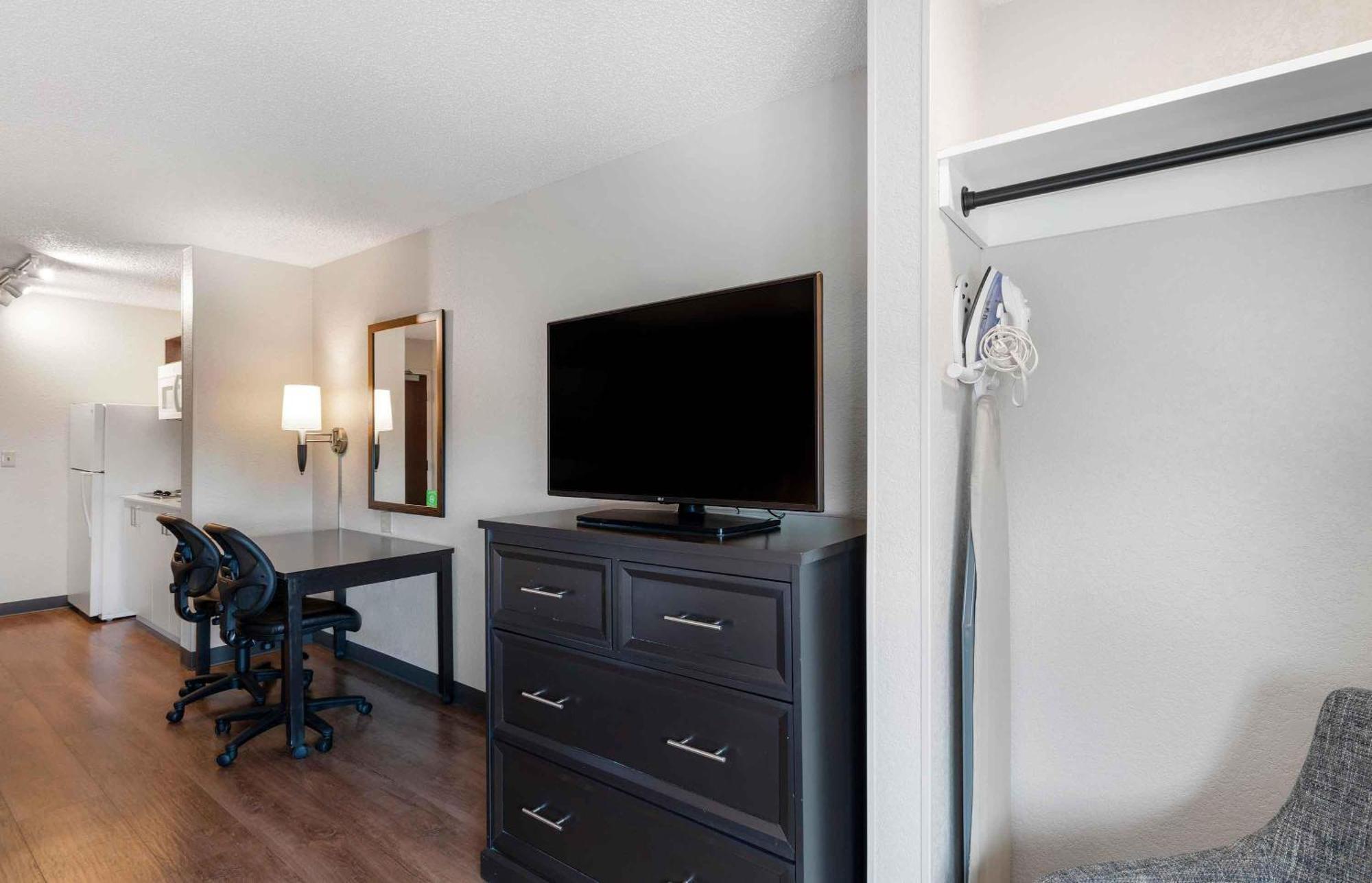 Superior Studio 2 Double Beds Non-Smoking Hearing Impaired