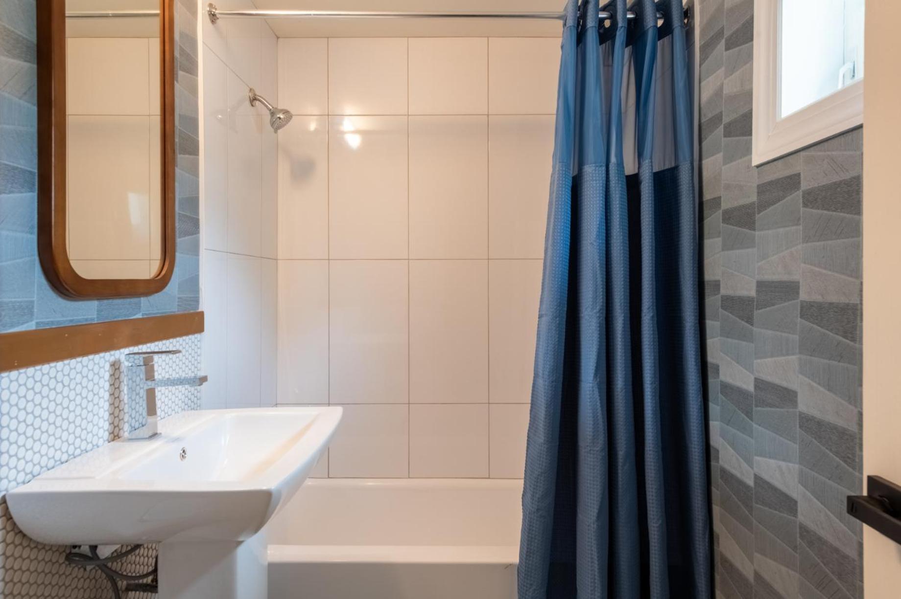 2 Queen Bedroom Pet Friendly-fee applies