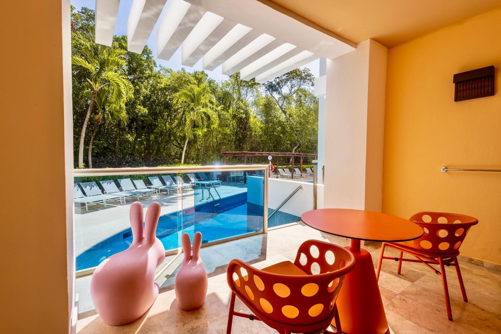 Quarto Familiar Clube com Acesso à Piscina