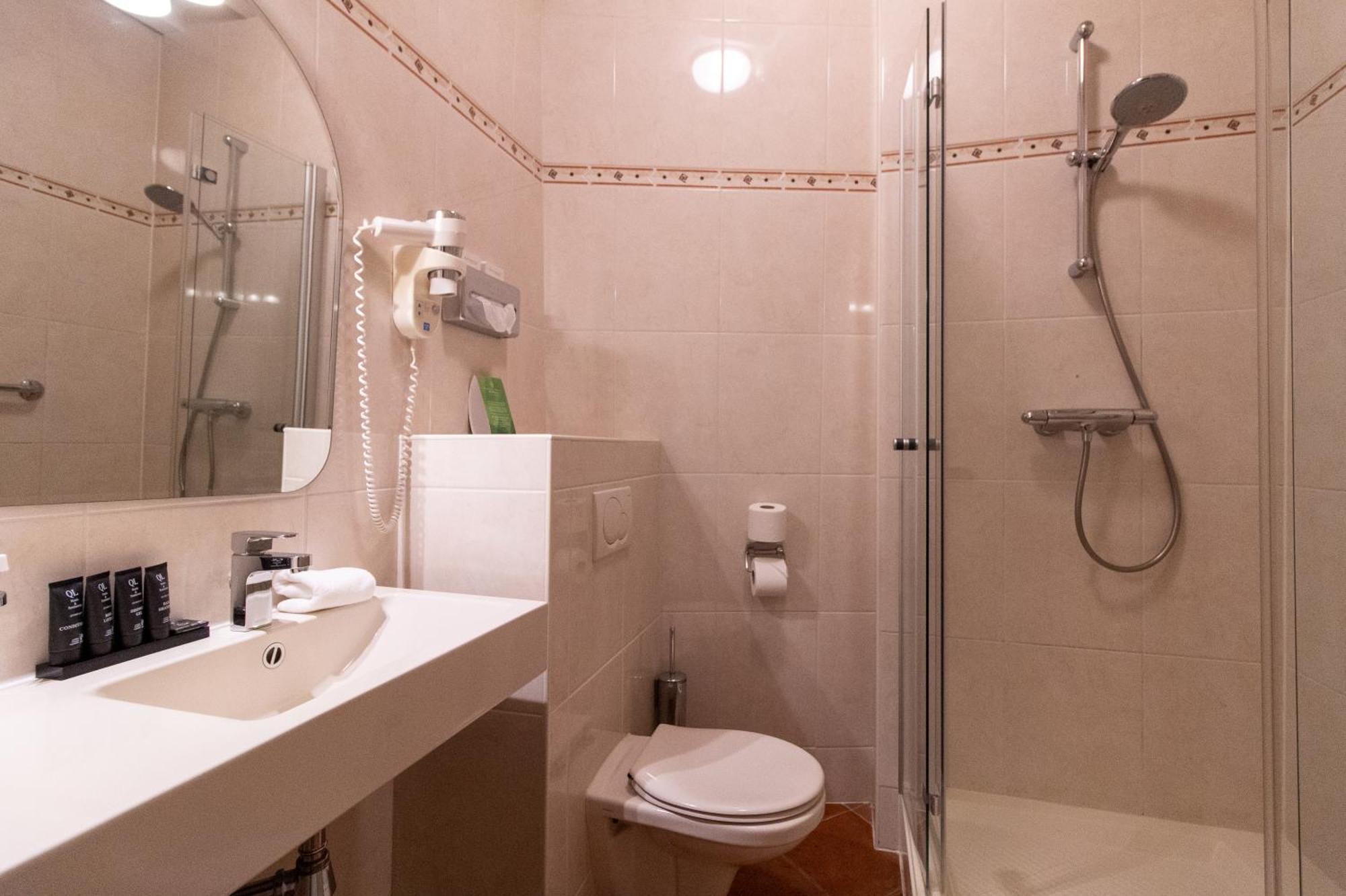 Deluxe Single Room