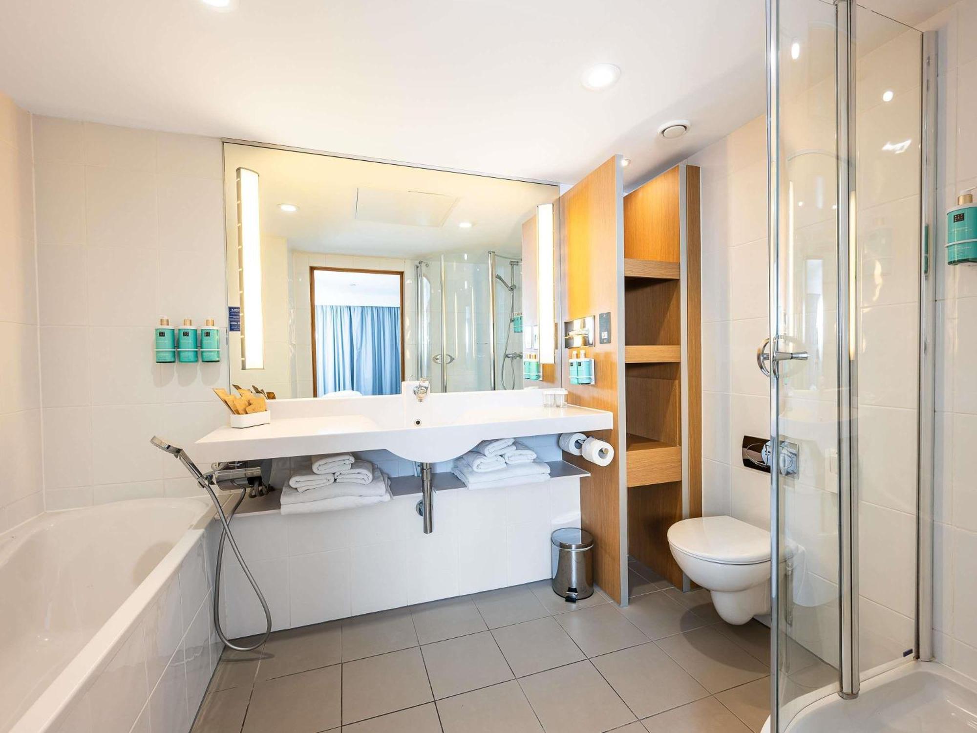 Junior Suite con Letto Queen-Size e Divano-Letto