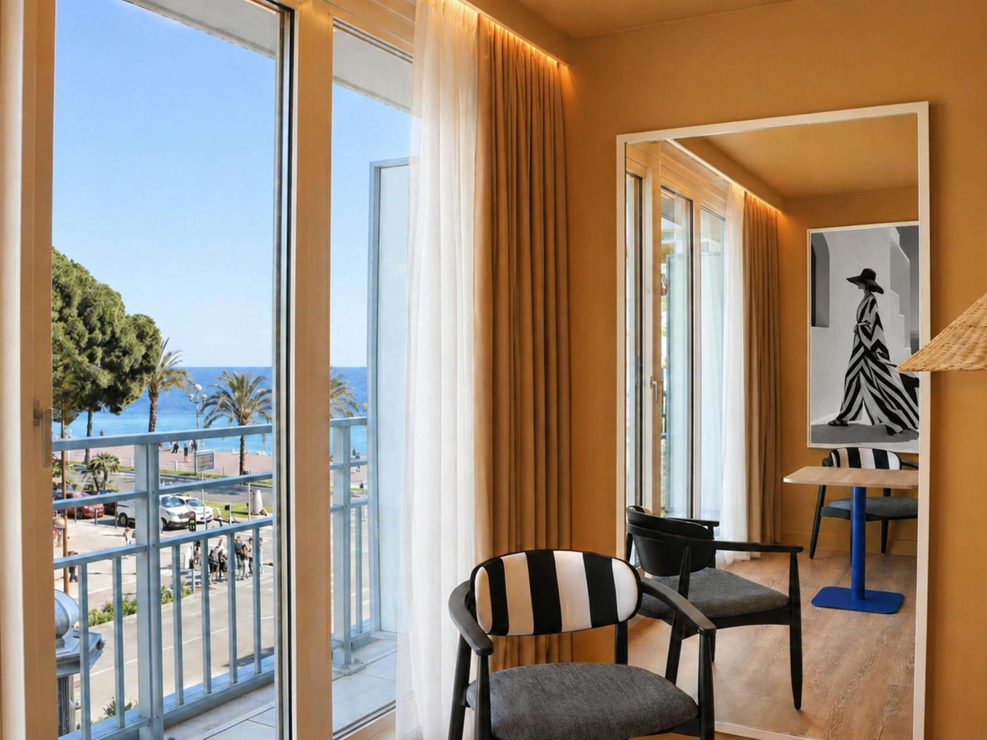 Chambre Lits Jumeaux Privilège avec Balcon - Vue sur Mer et Jardin