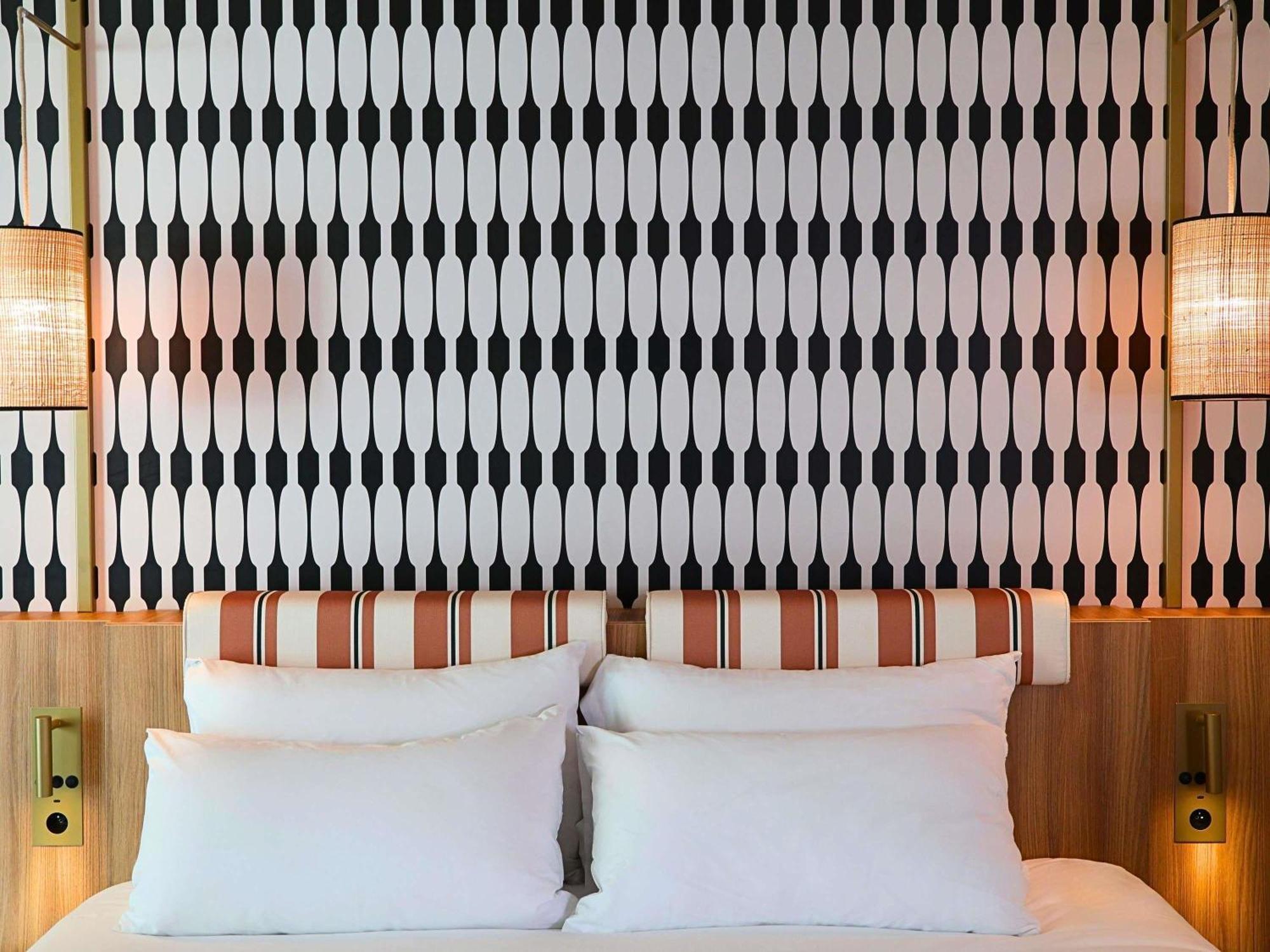 Chambre Double Privilège avec Canapé-Lit et Balcon - Vue sur Mer et Jardin