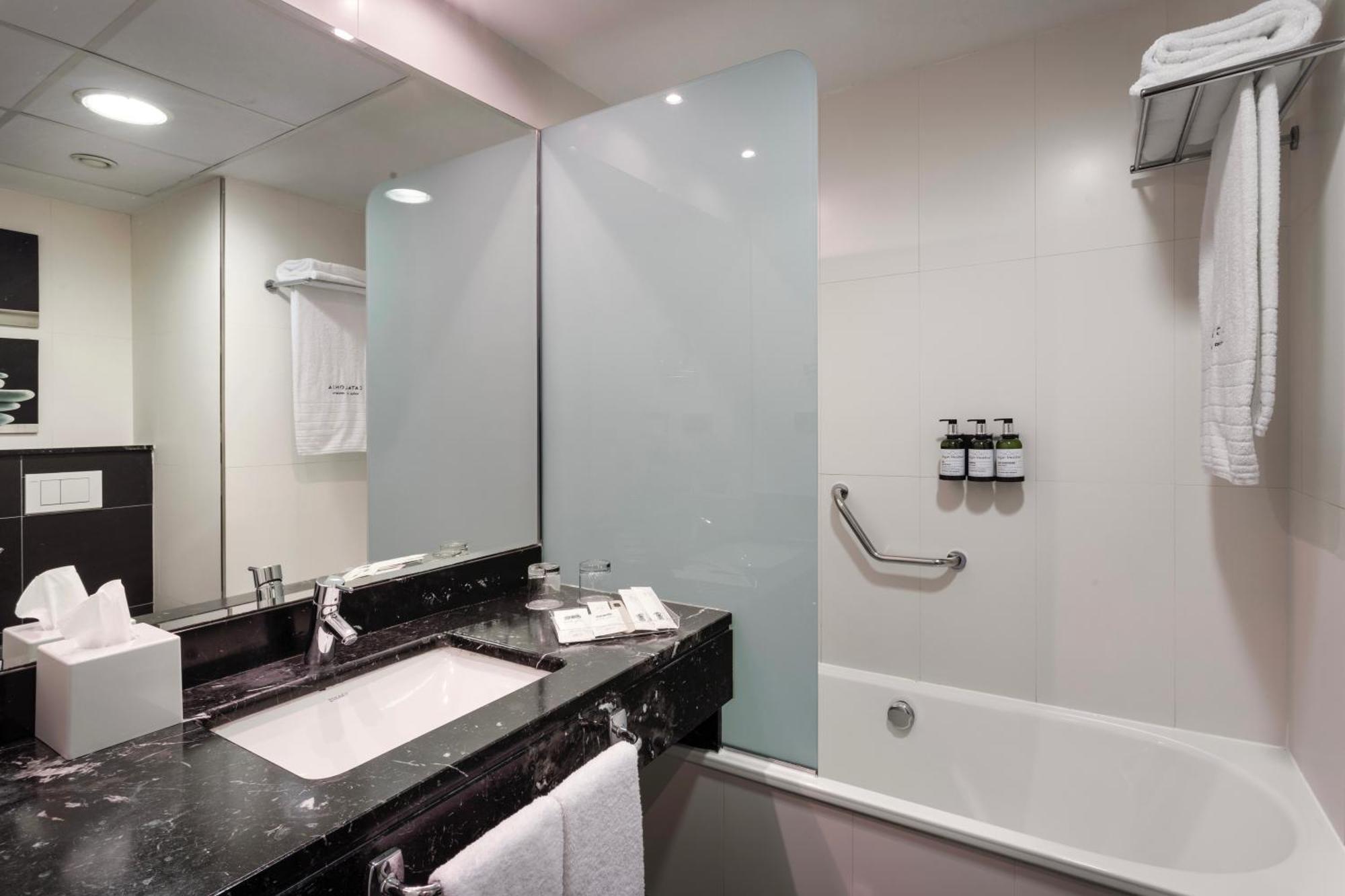 Double or Twin Room,1668053692:JPEG