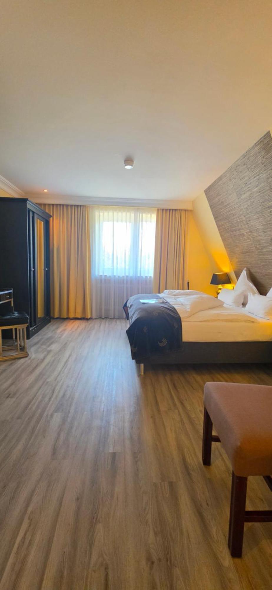 Deluxe King Size Double Room