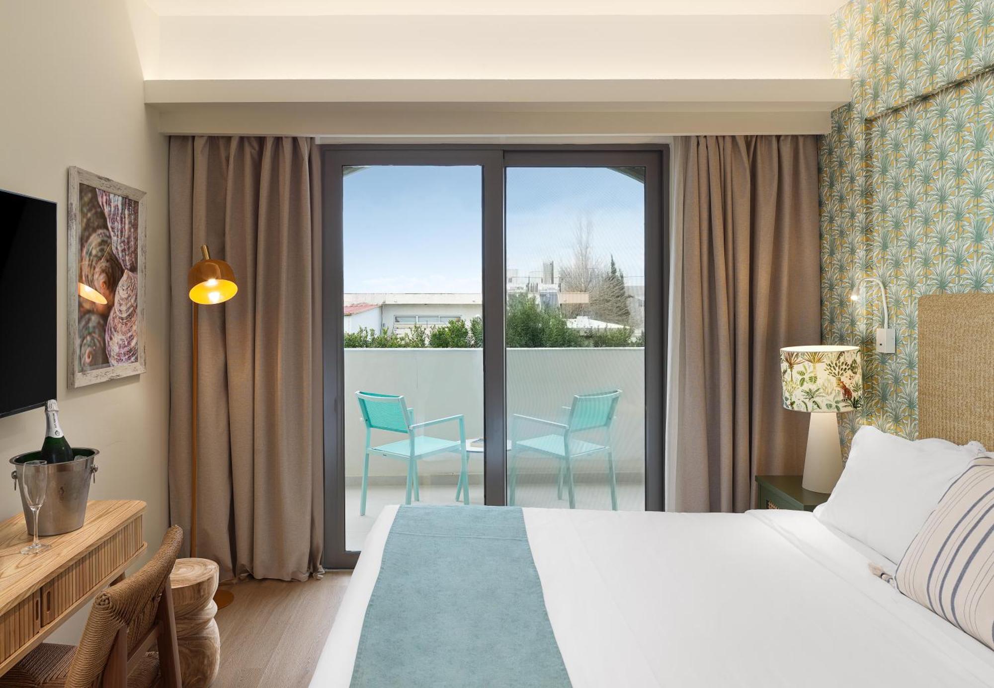 Chambre Double ou Lits Jumeaux Deluxe – Vue sur Jardin