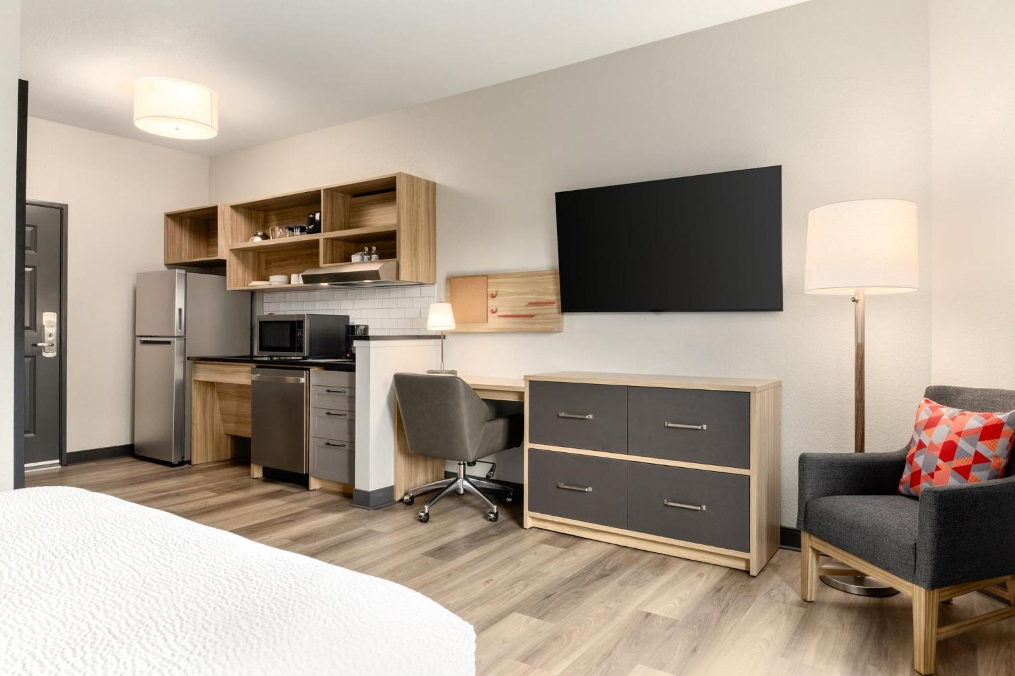 Queen Studio Suite