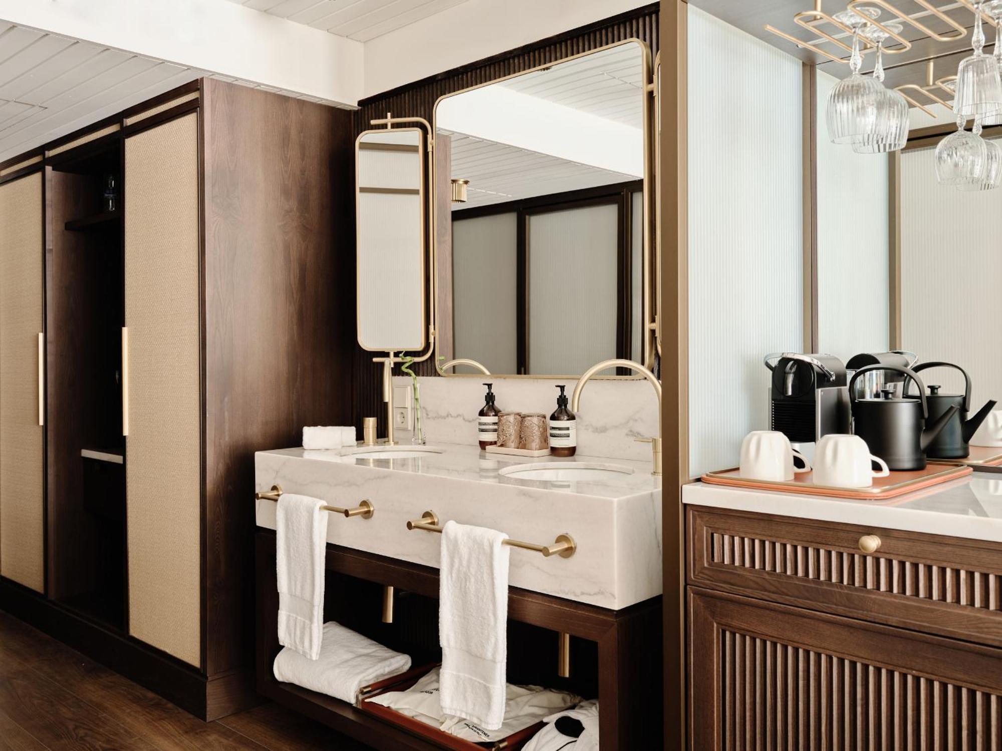 Botanical Junior Suite
