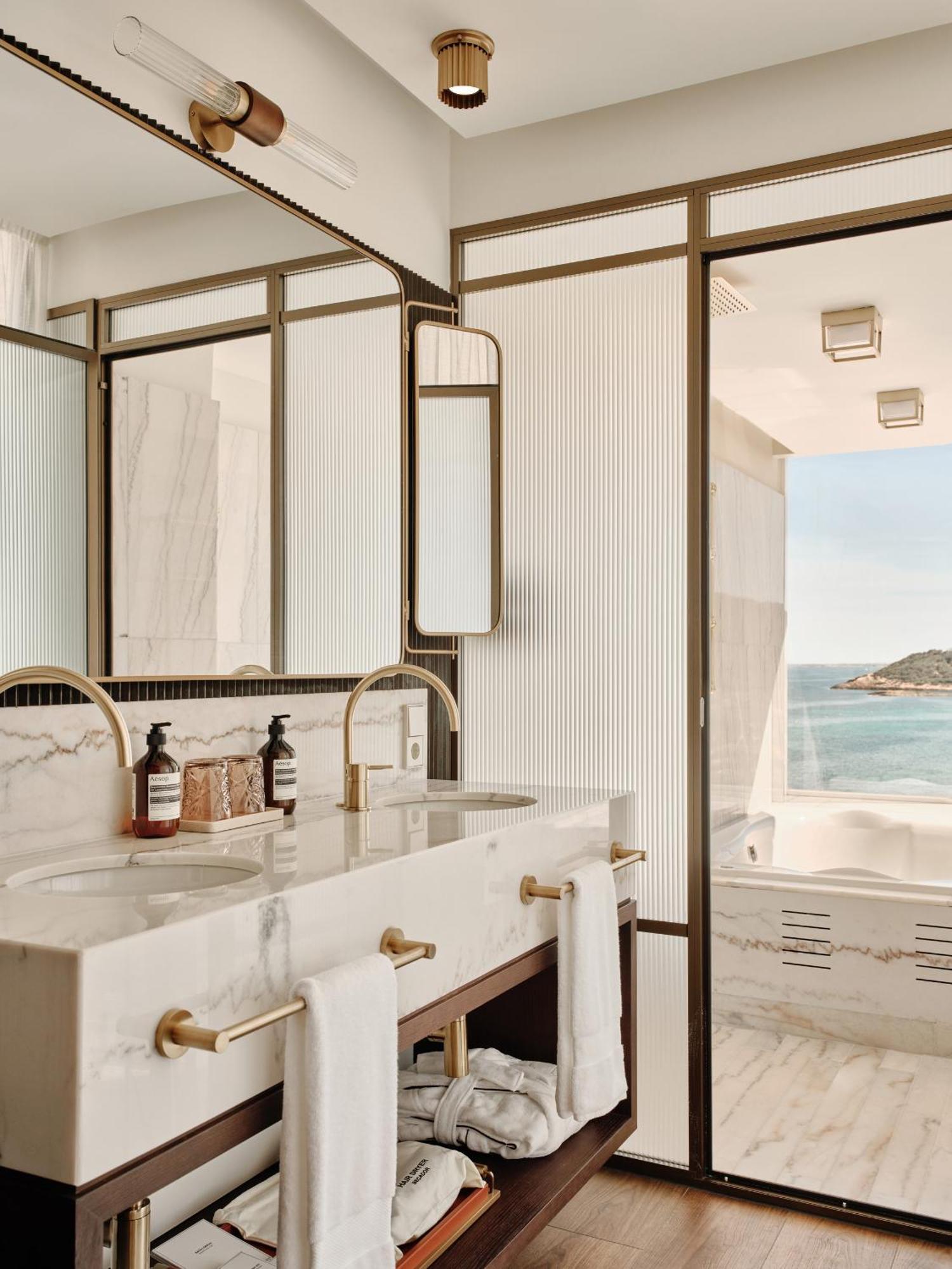 Solstice Junior Suite
