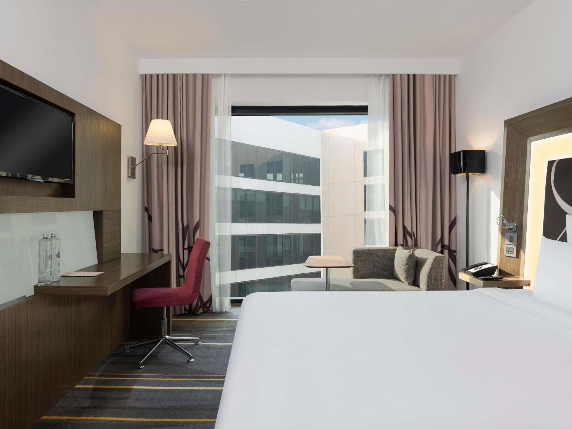 Premier King Room Pool View
