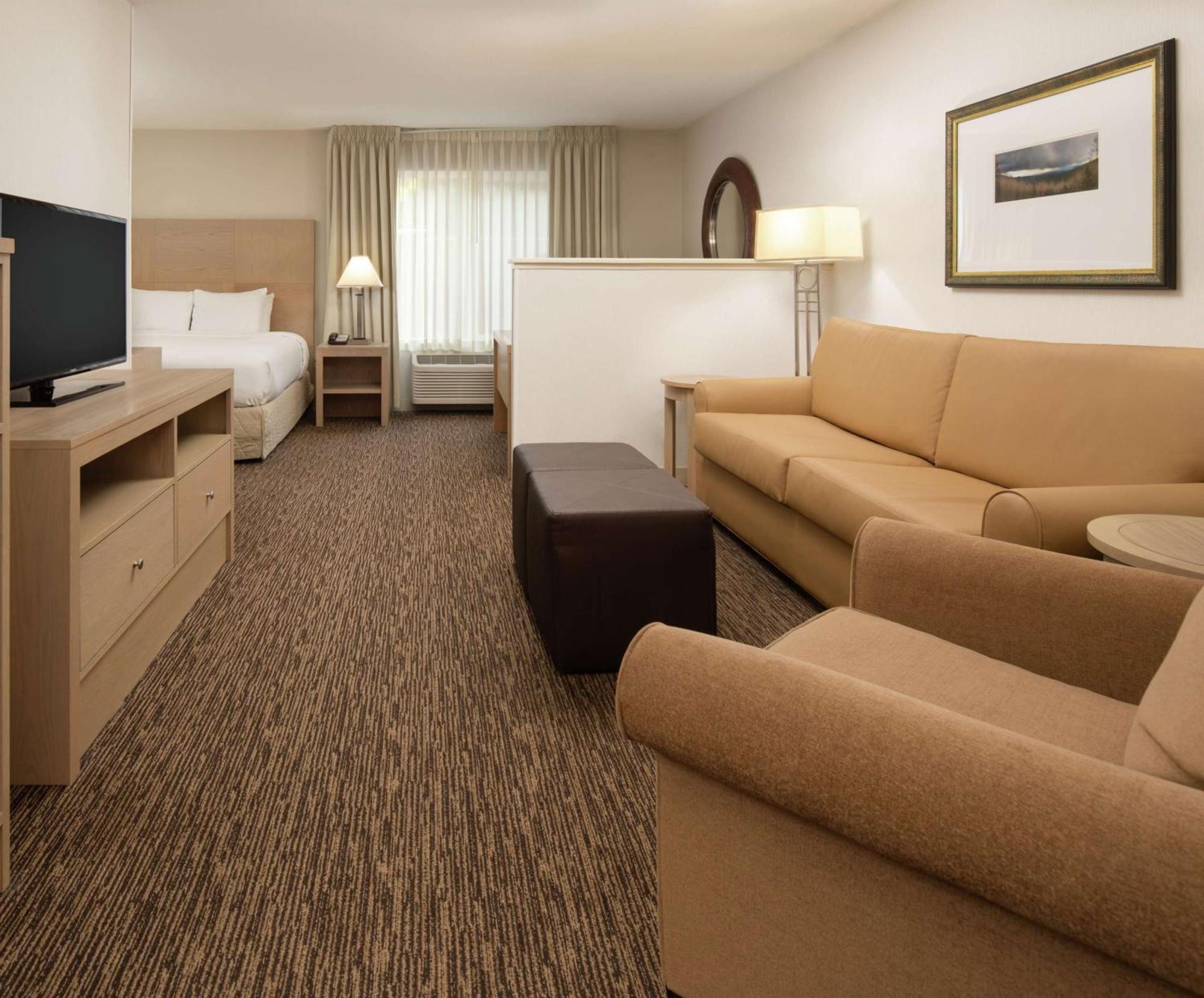 Junior King Suite Seating Area