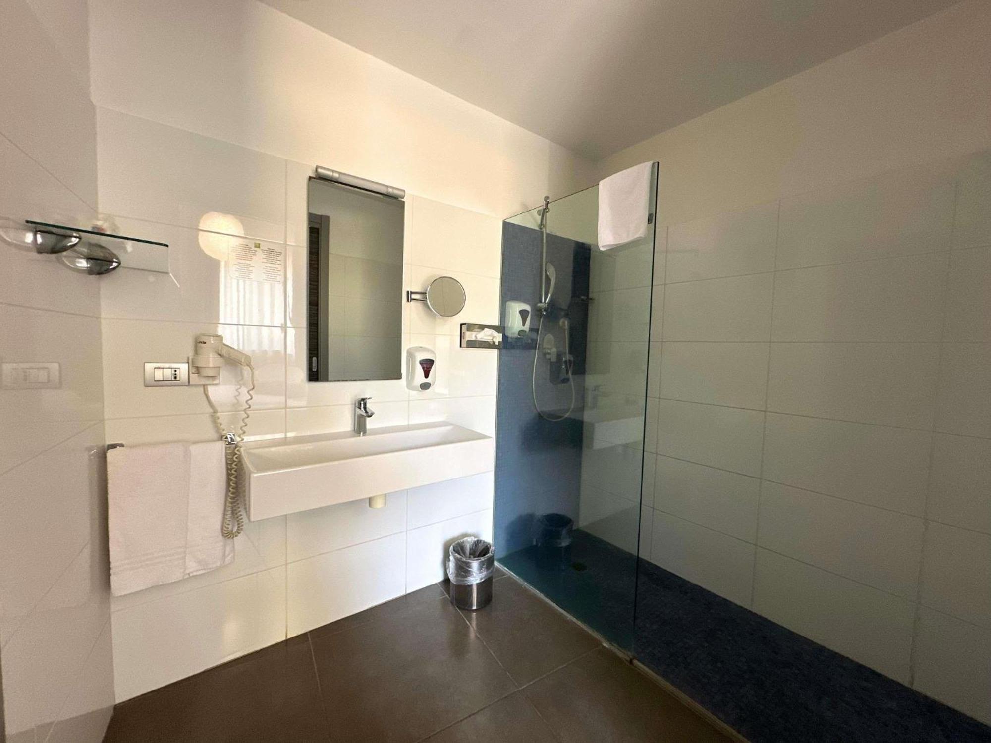 Classic Queen Room Mountain View
