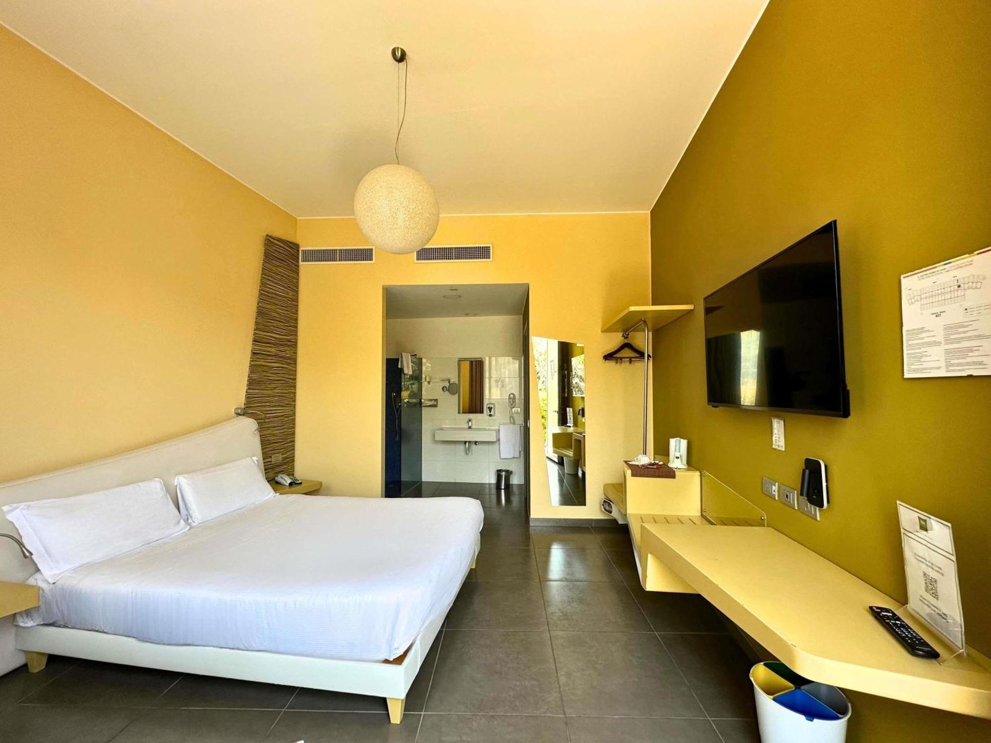 Classic Queen Room Mountain View