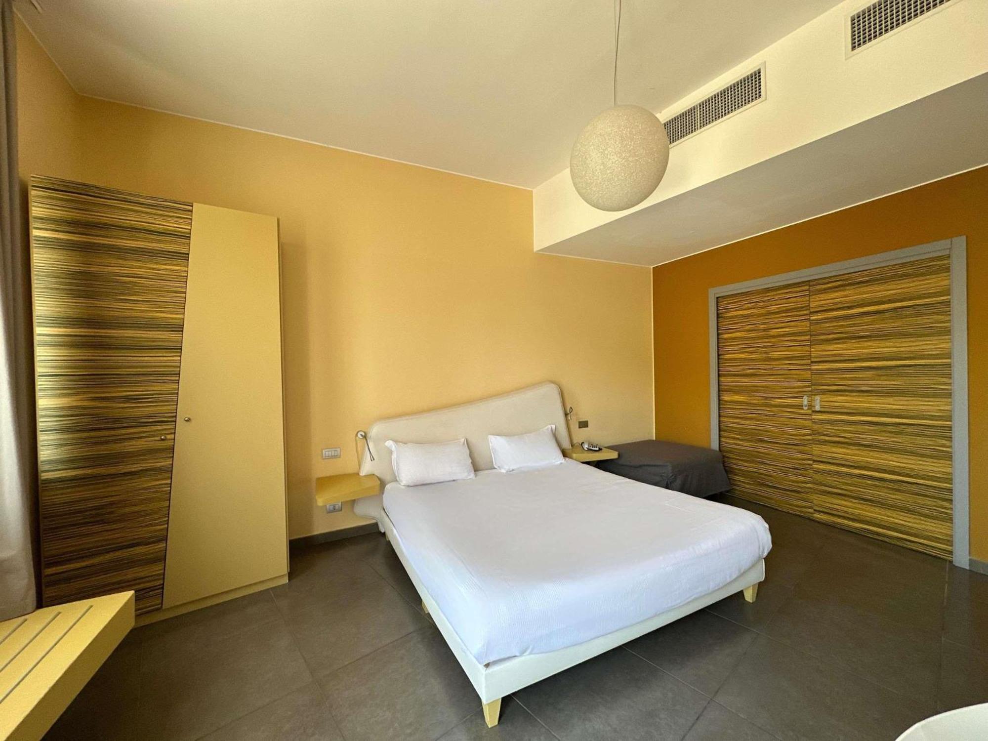 Classic Queen Room Mountain View