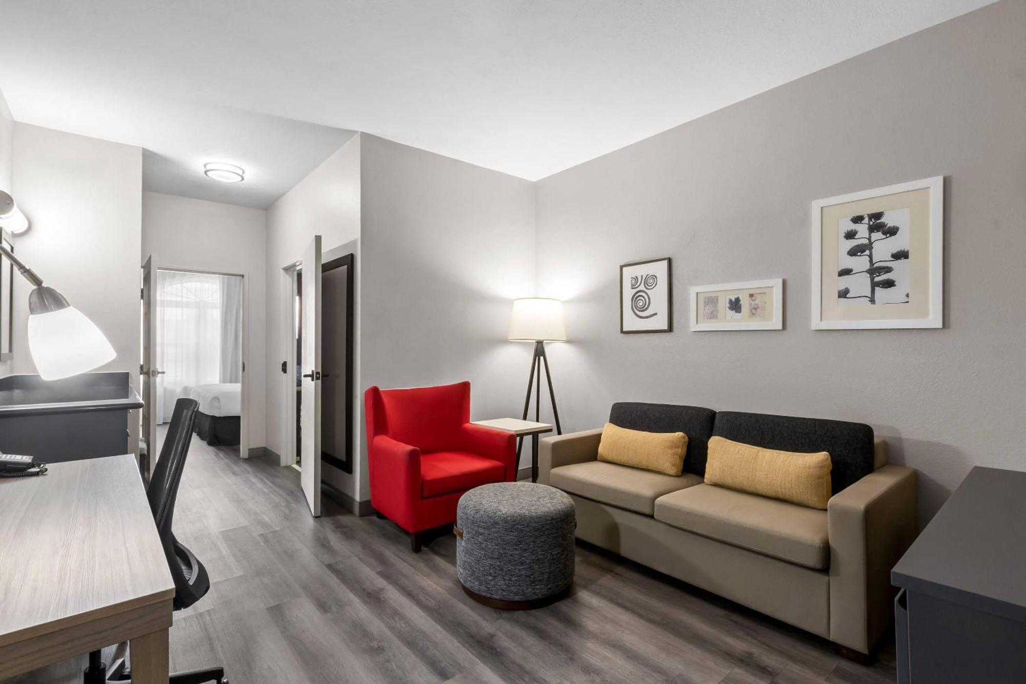 One-Bedroom King Suite Non-Smoking
