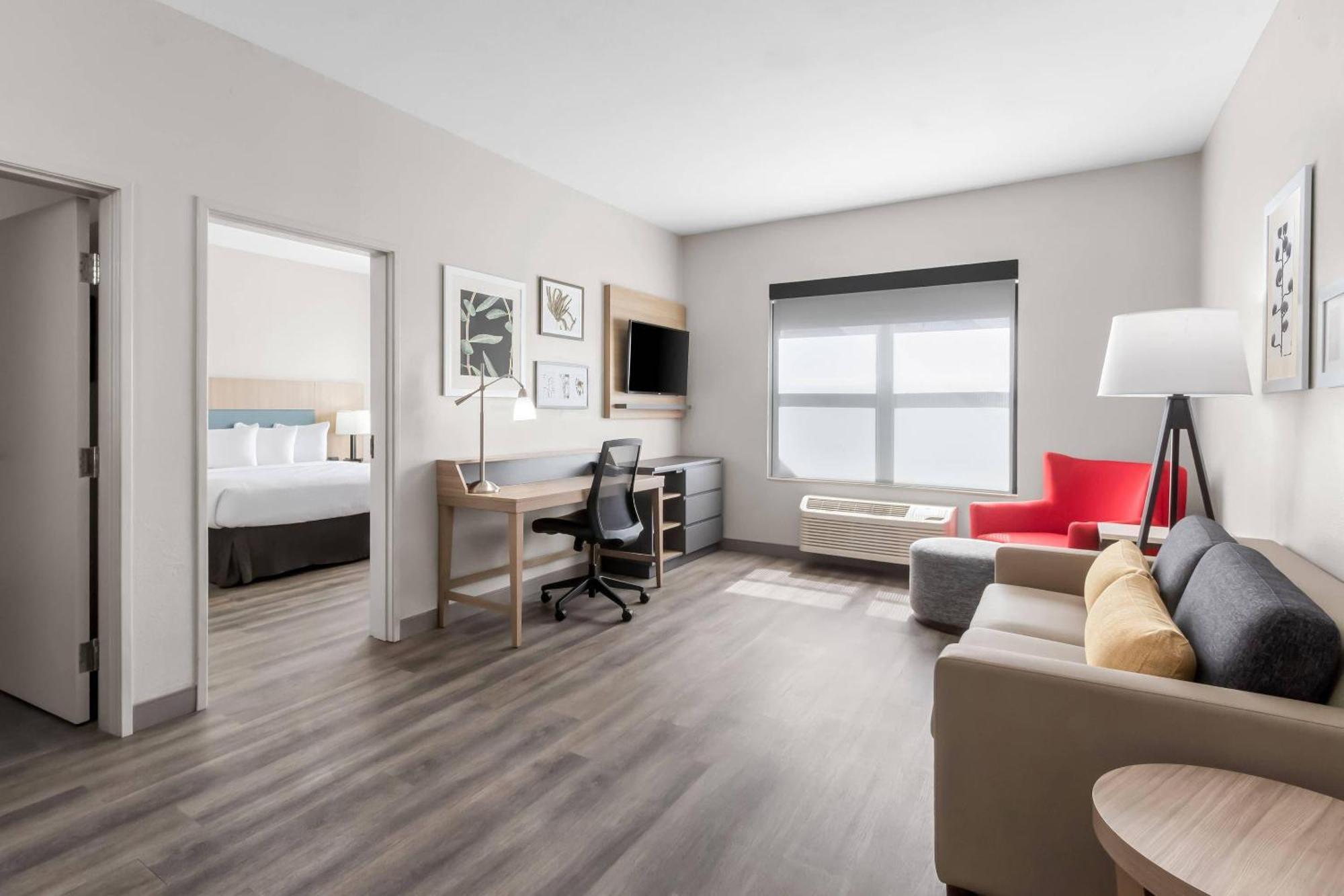 One-Bedroom Premium King Suite Non-Smoking