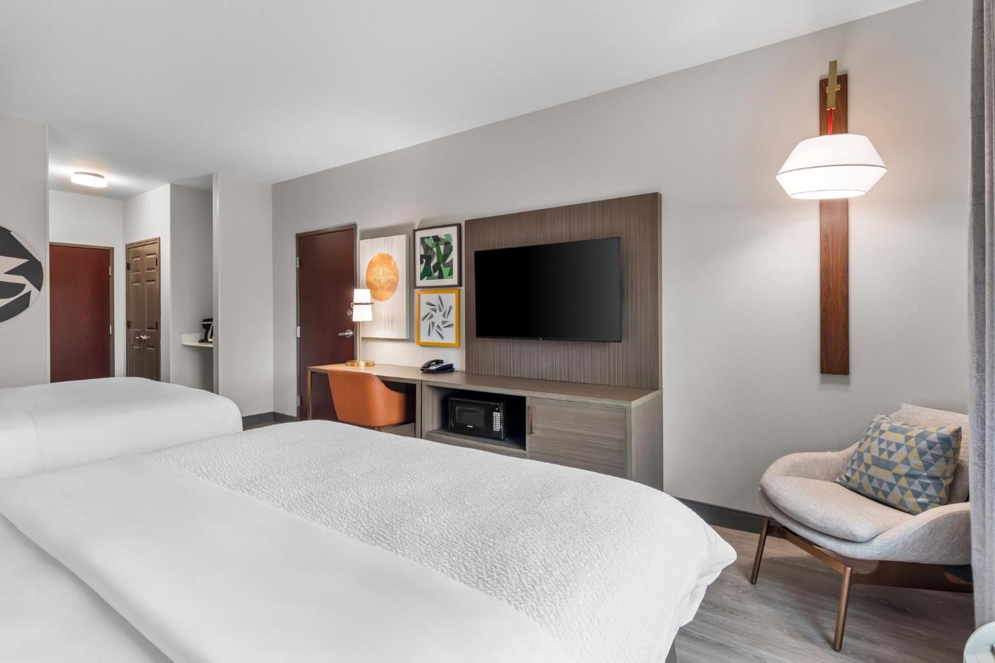 Standard Queen Room Two Queen Beds