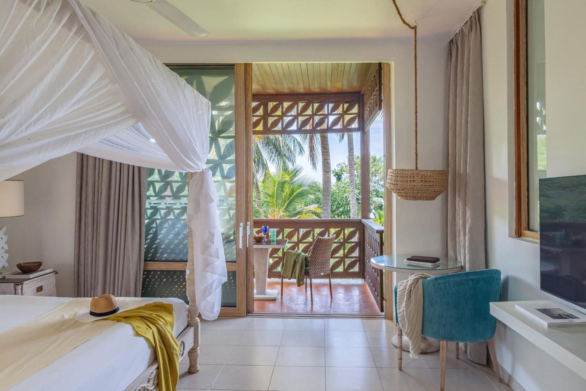 Quarto Melia com Terraço e Vista Parcial do Oceano
