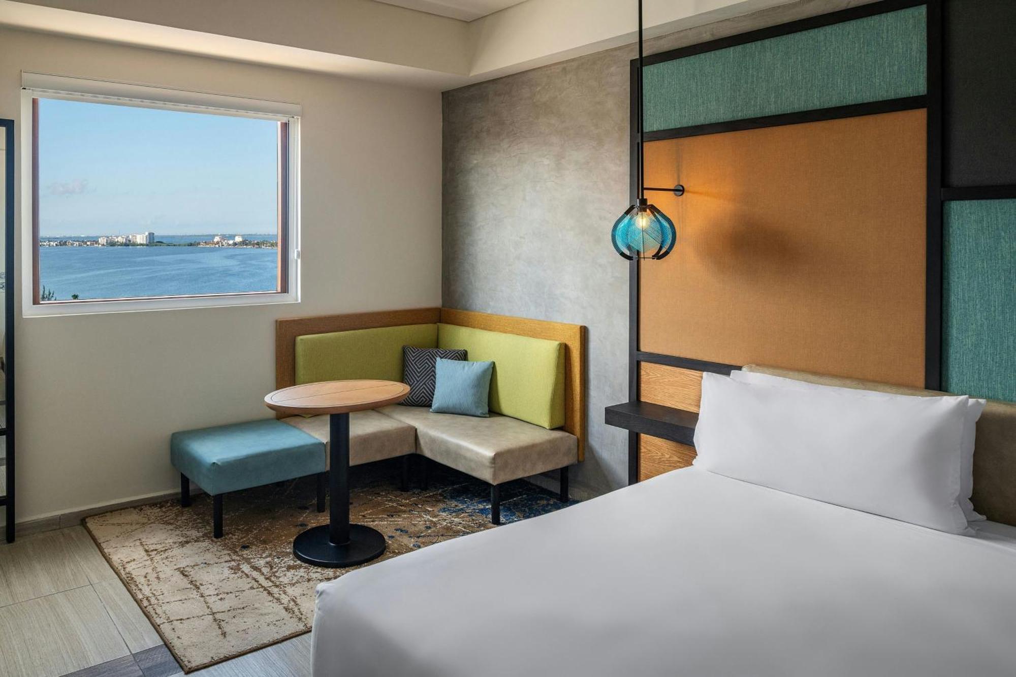 Aloft Lagoon View Guest room 1 King Complimentary open bar,1774490771:JPEG