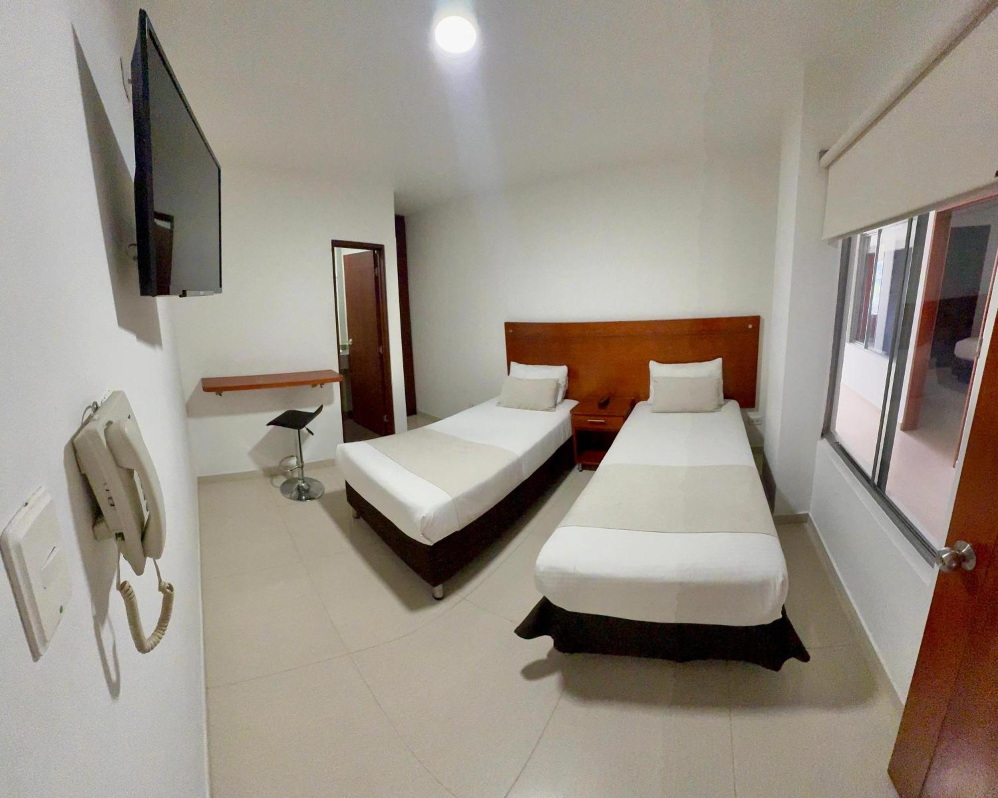 Twin Room,1774505678:JPEG