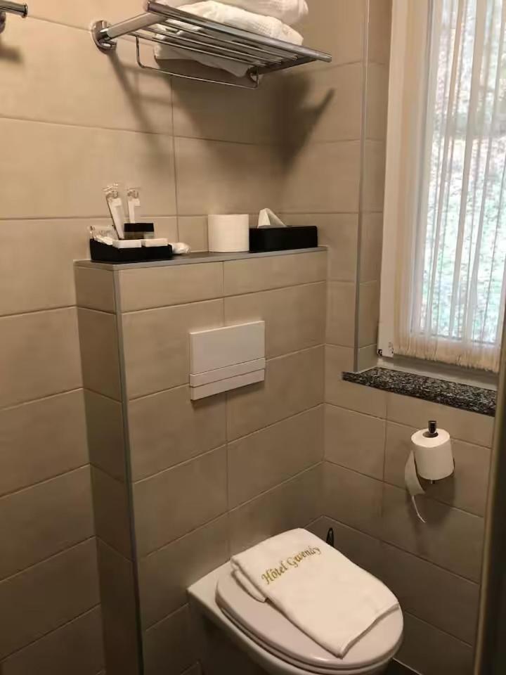 Twin Room Shower