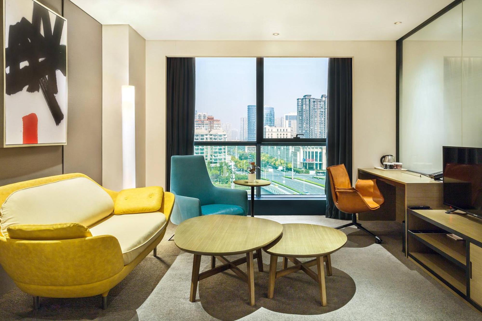 Deluxe Suite