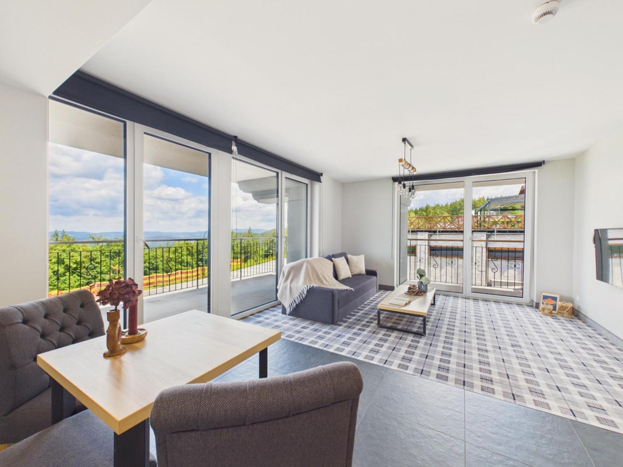 Apartment mit Balkon