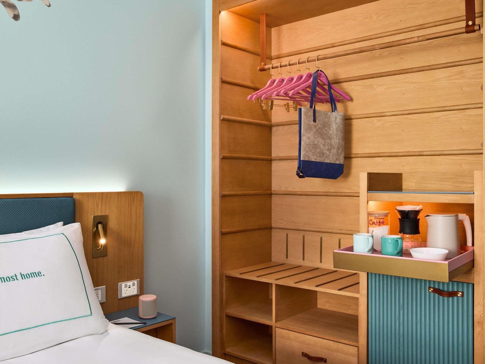 Medium King Room