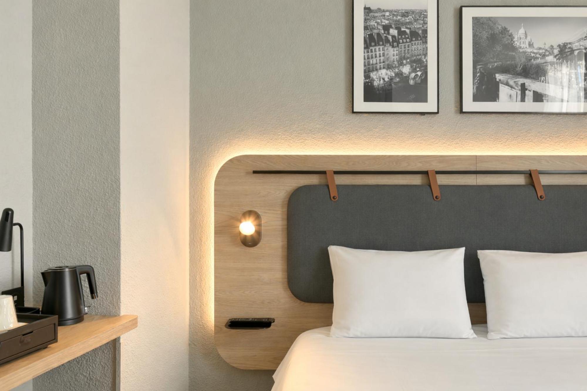 Standard Room 1 Queen Bed
