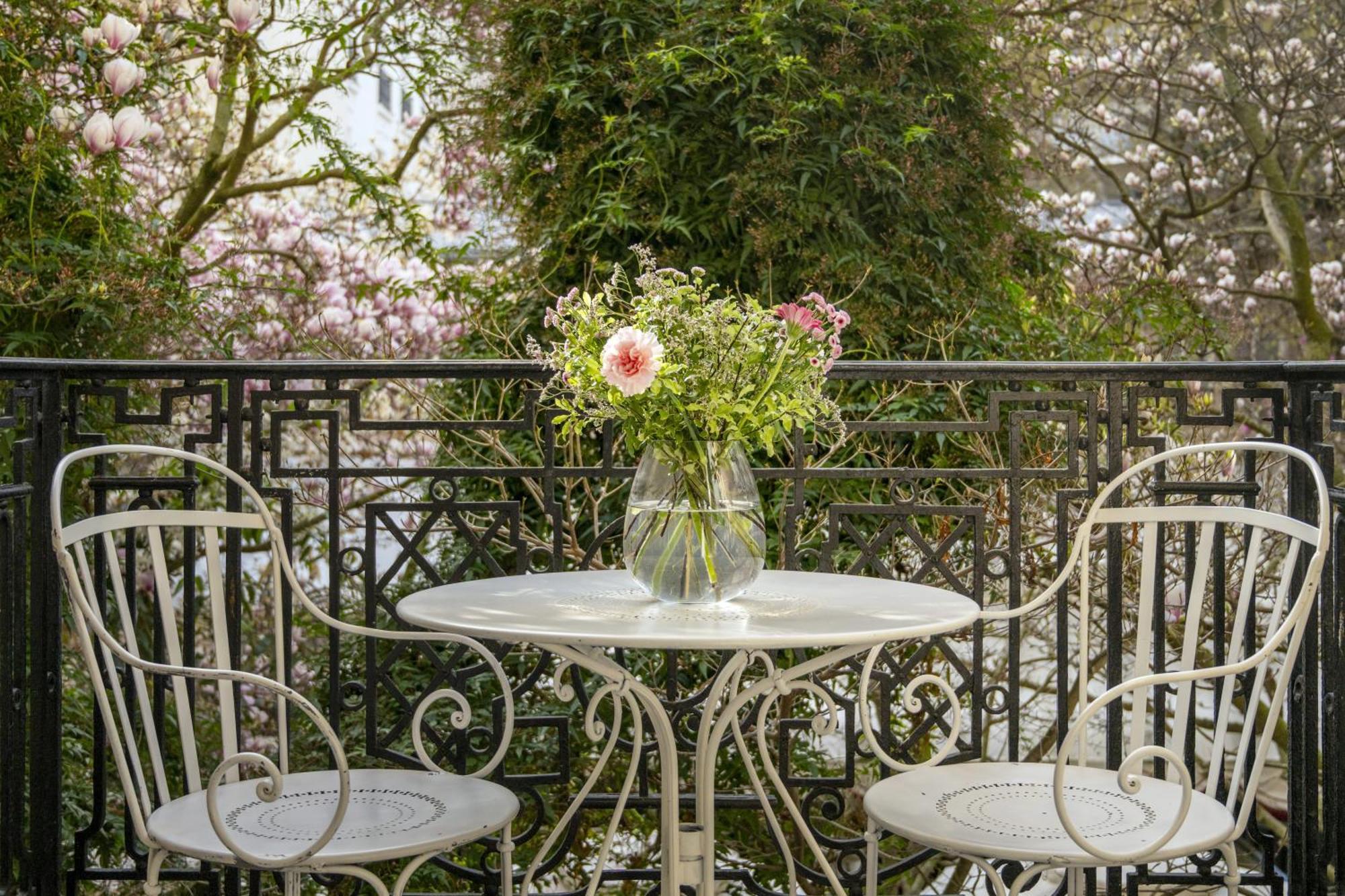 Suite Magnolia più Ampia con 1 Letto King-Size, Divano-Letto e Vista Giardino