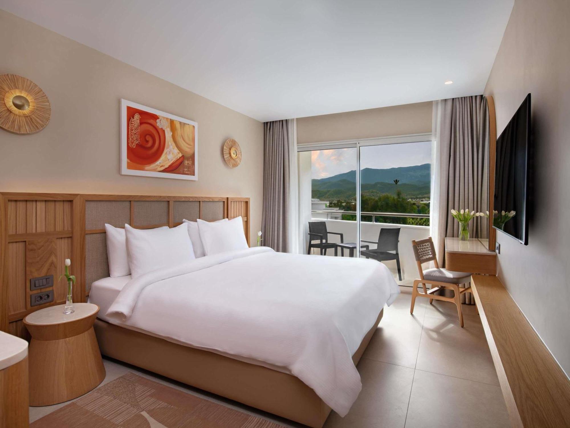 Deluxe Family Suite Garden view