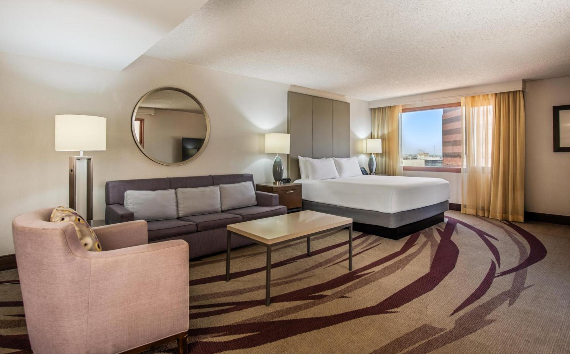 Junior King Suite Seating Area