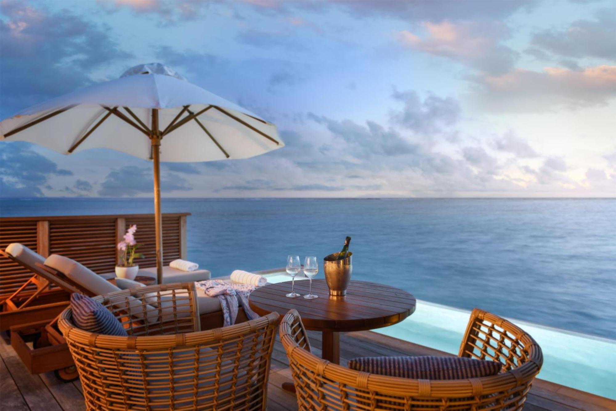 Sunset Water Villa Pool