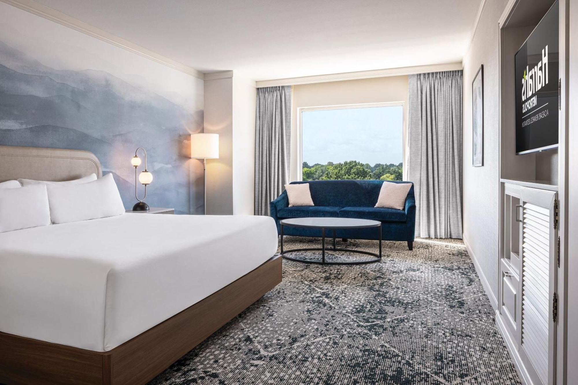 Deluxe King Room - Non-Smoking
