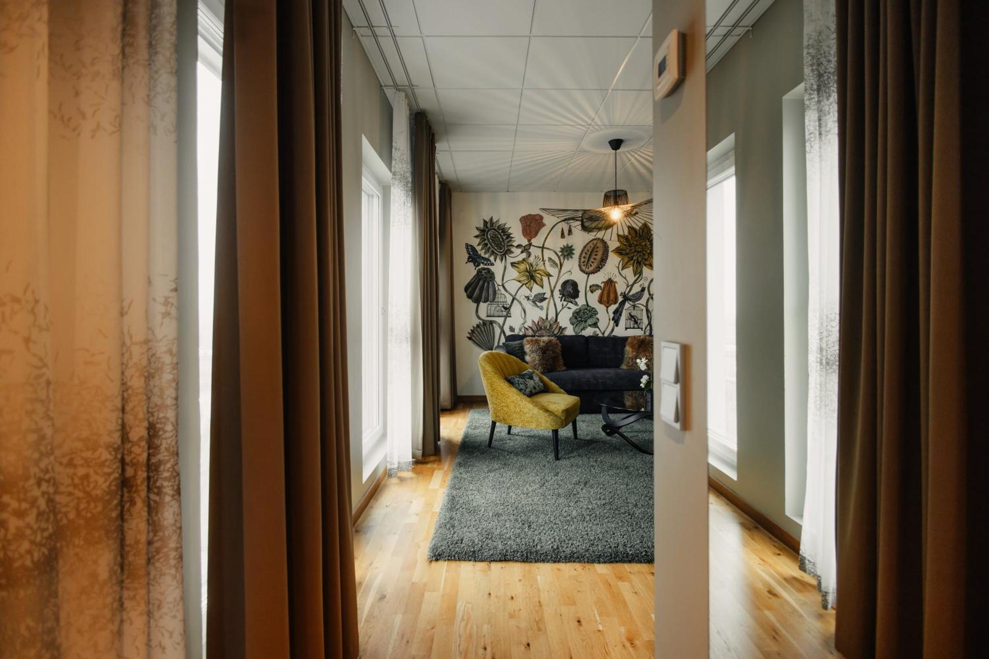 Junior King Suite