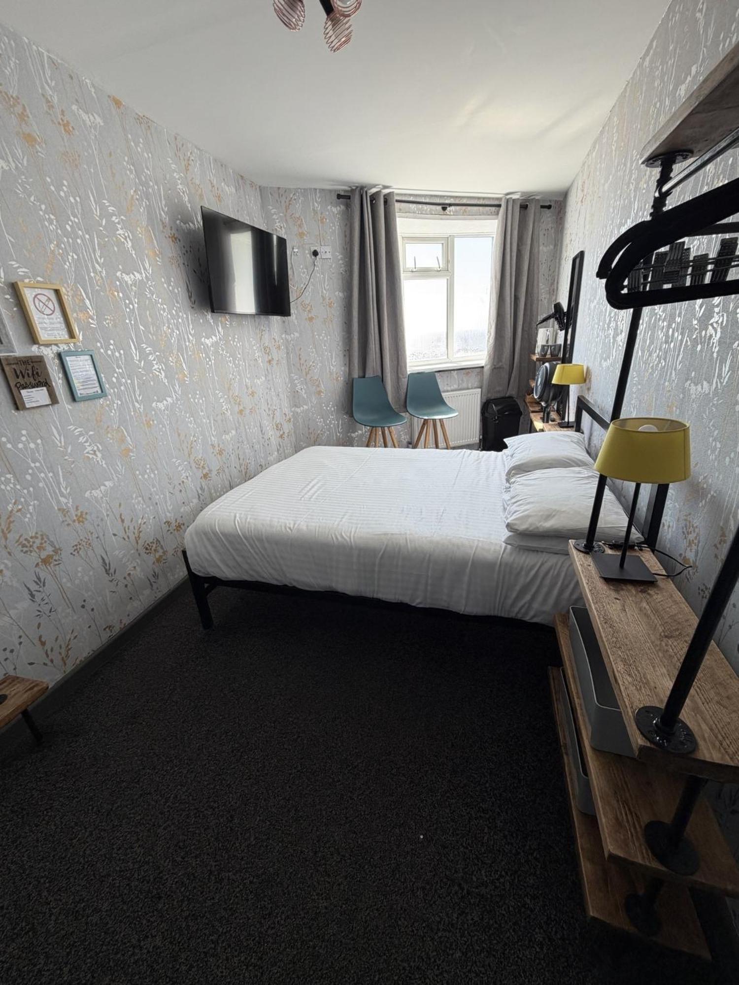 Double Room Private Bathroom
