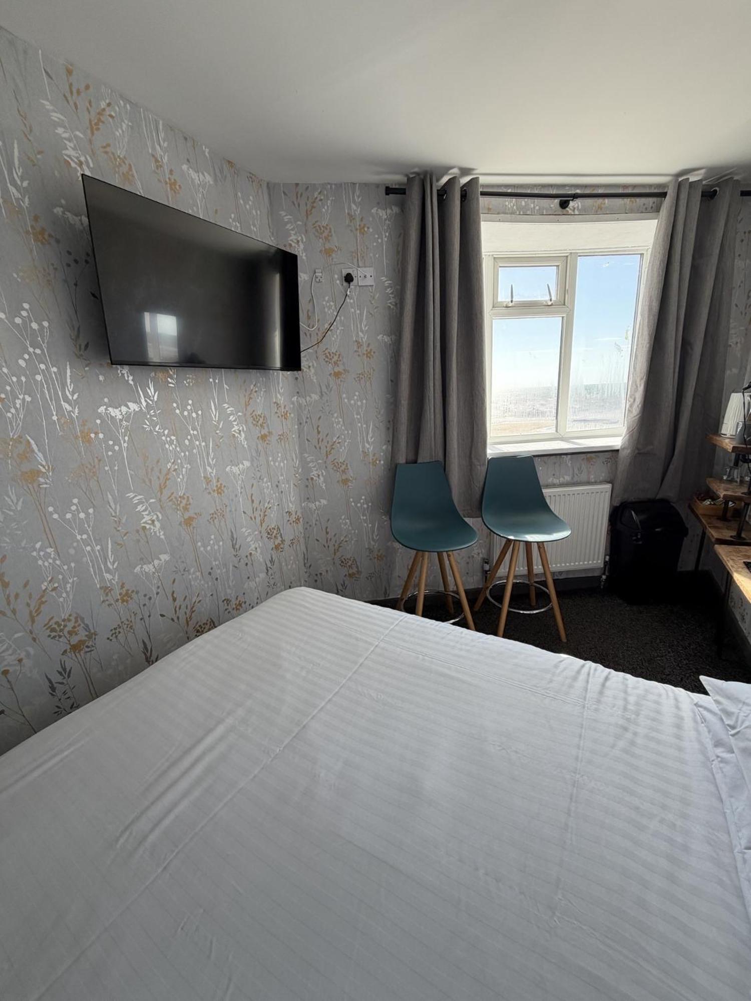 Double Room Private Bathroom