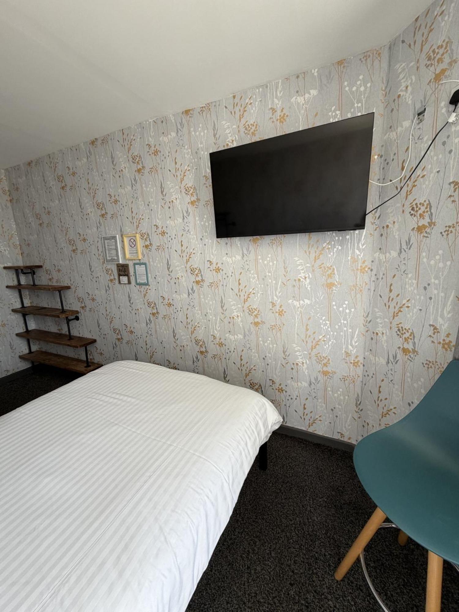 Double Room Private Bathroom