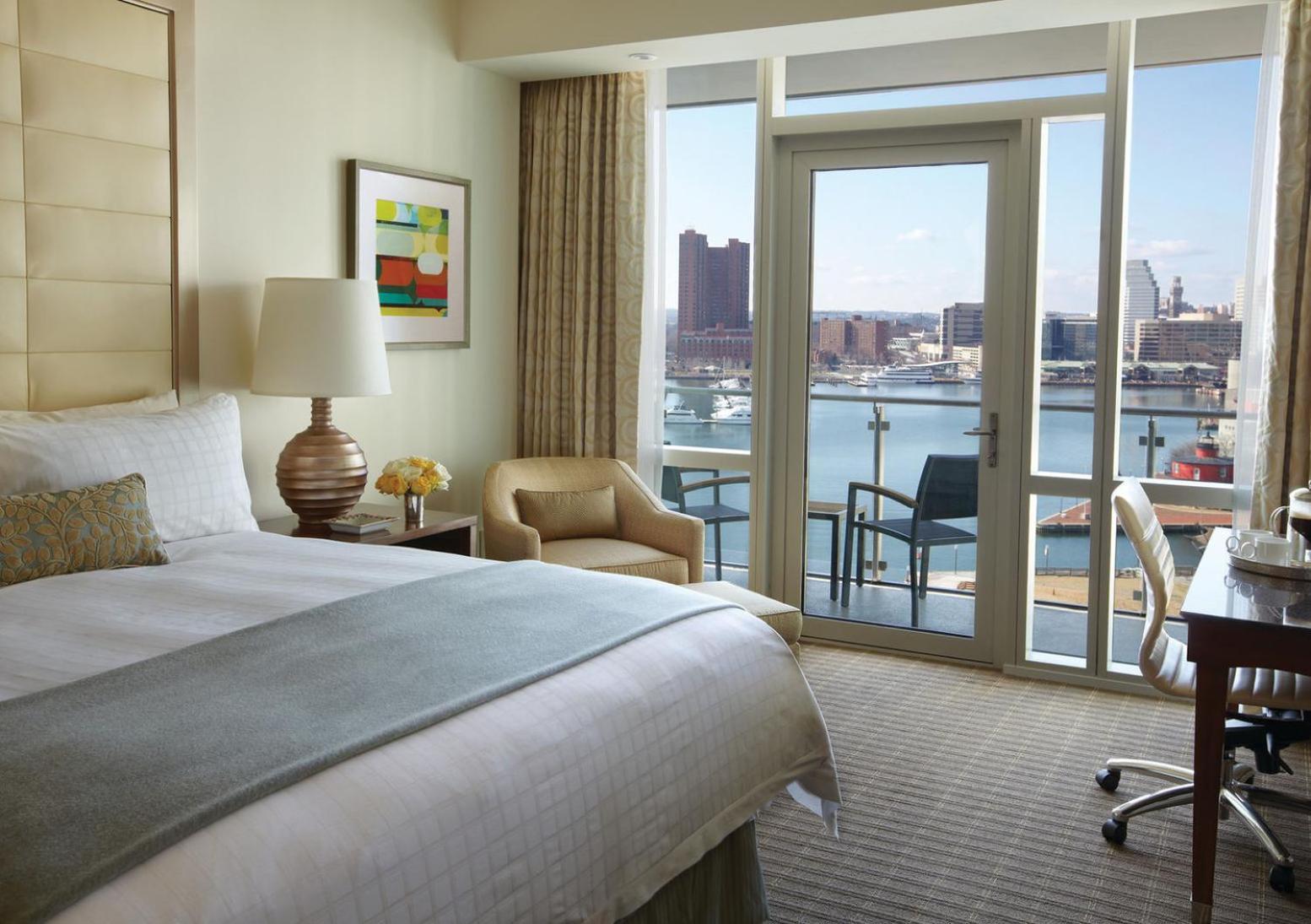 Chambre Lit King-Size avec Balcon - Vue sur Port