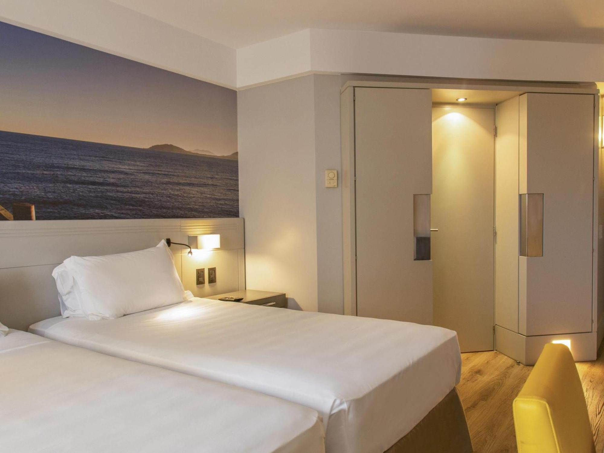 Twin Room Two Twin Beds