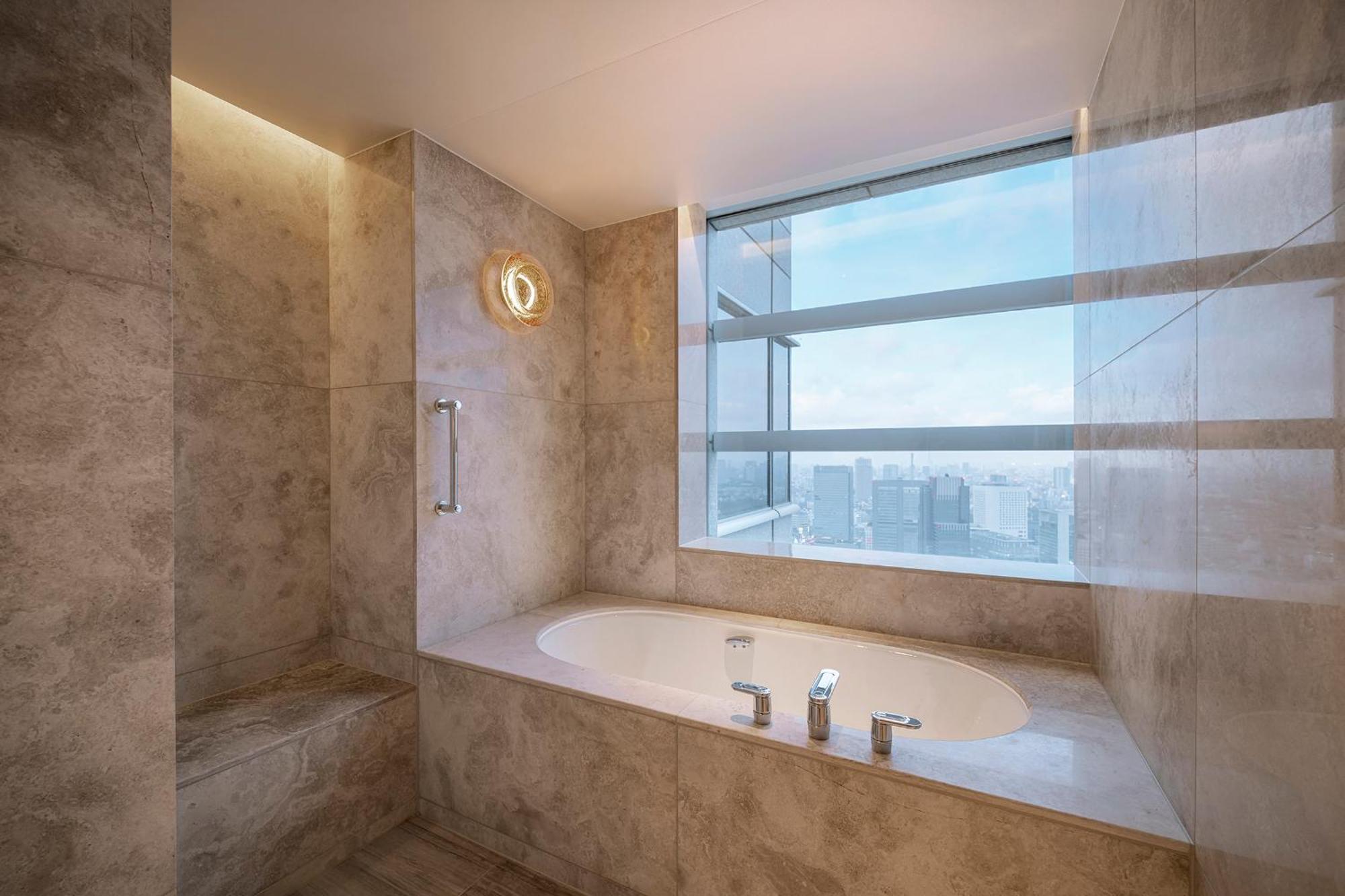 Premium Corner King Room