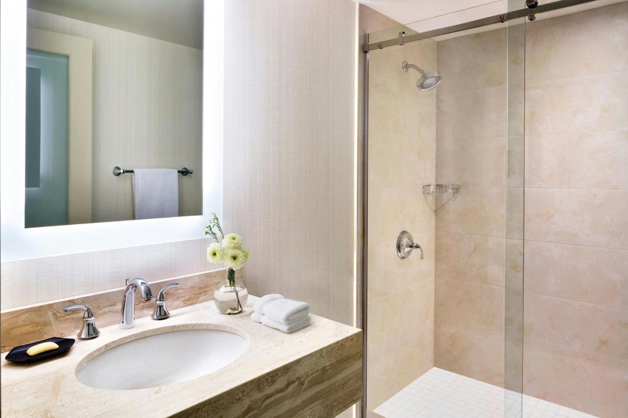 Double Room Two Double Beds Low Floor